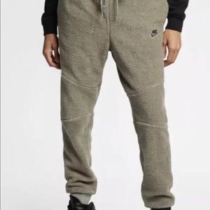 nike sherpa joggers mens 